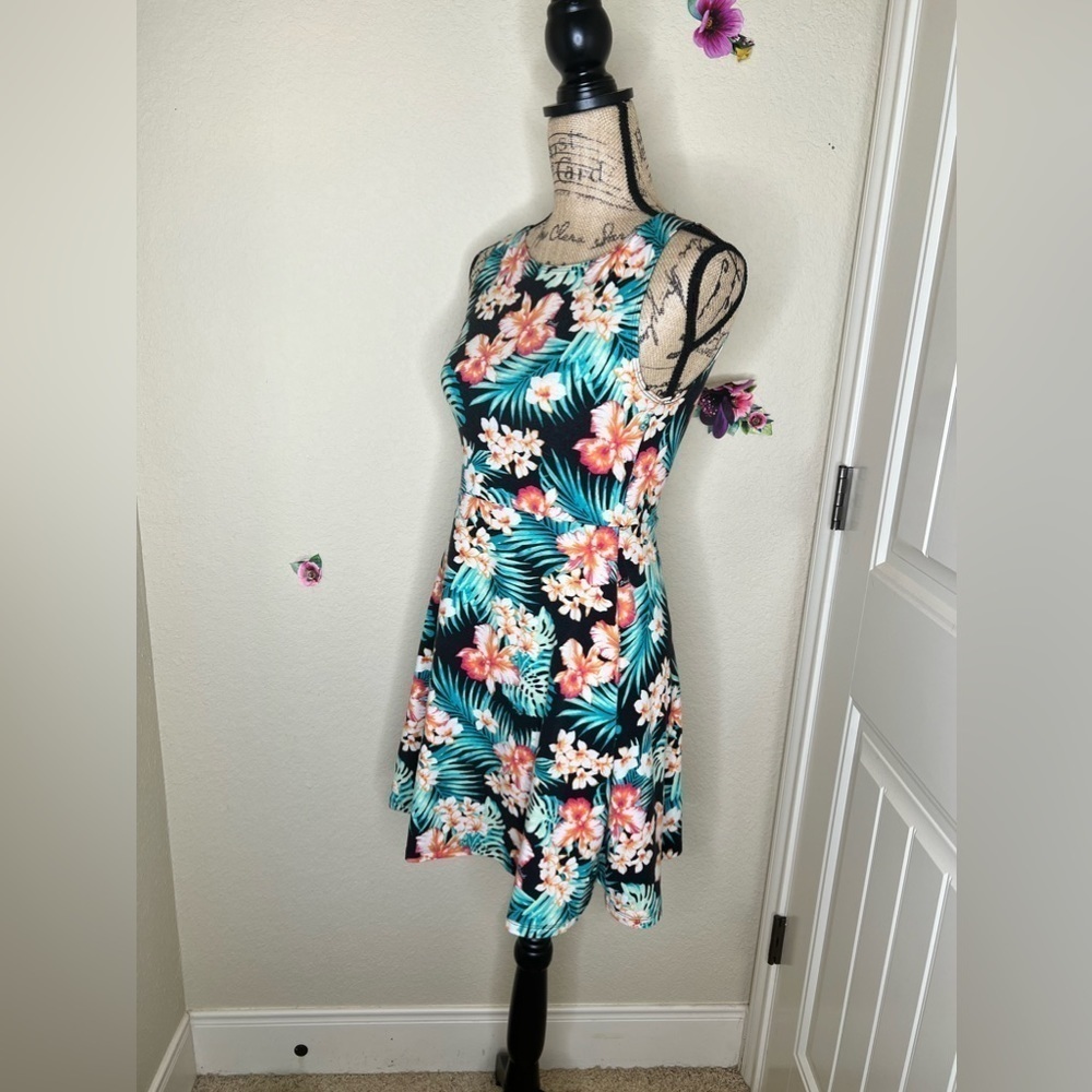 PINK Victorias Secret Tropical Print Cut Out Back Dress Size Small - Picture 7 of 14